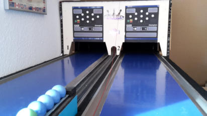 neue Laufflchen in dunklerem Blau, bei Tageslicht