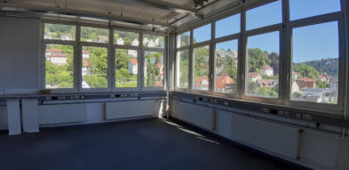 Das neue Zuhause der Kegelbahnen: Eine Industriehalle im 4. OG